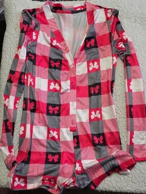 Plaid Bow Print Long Sleeve Romper in Red, Black & White